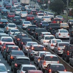 ¿Cuántas horas se pierden en el tráfico de Monterrey?